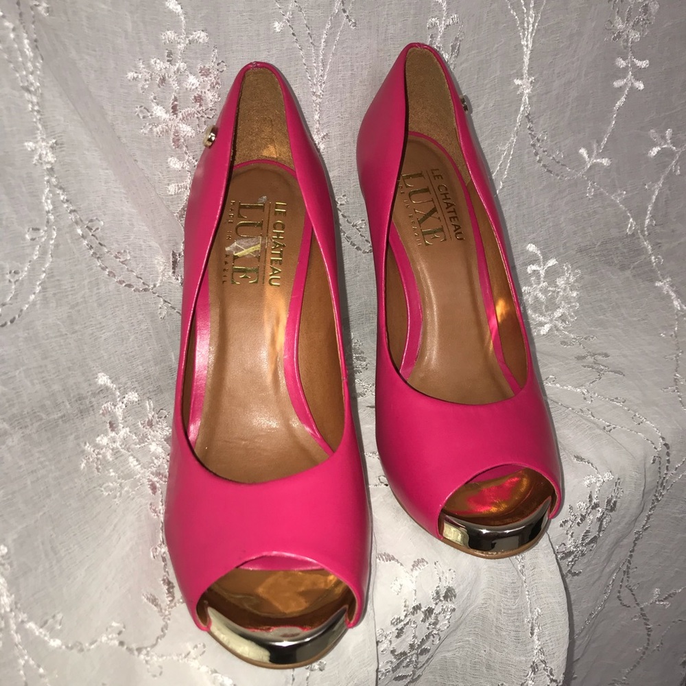 Le Chateau LUXE Fuchsia Pink Golden Peep Toe Heels